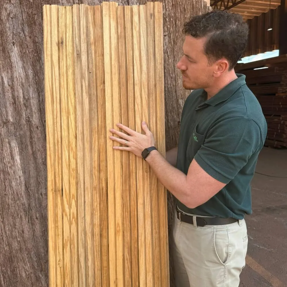 Ripado de Madeira Tachi Extra 10cm - 100% das Peças 3,5m Ripado de Madeira Tachi Extra 10cm - 100% das Peças 3,5m