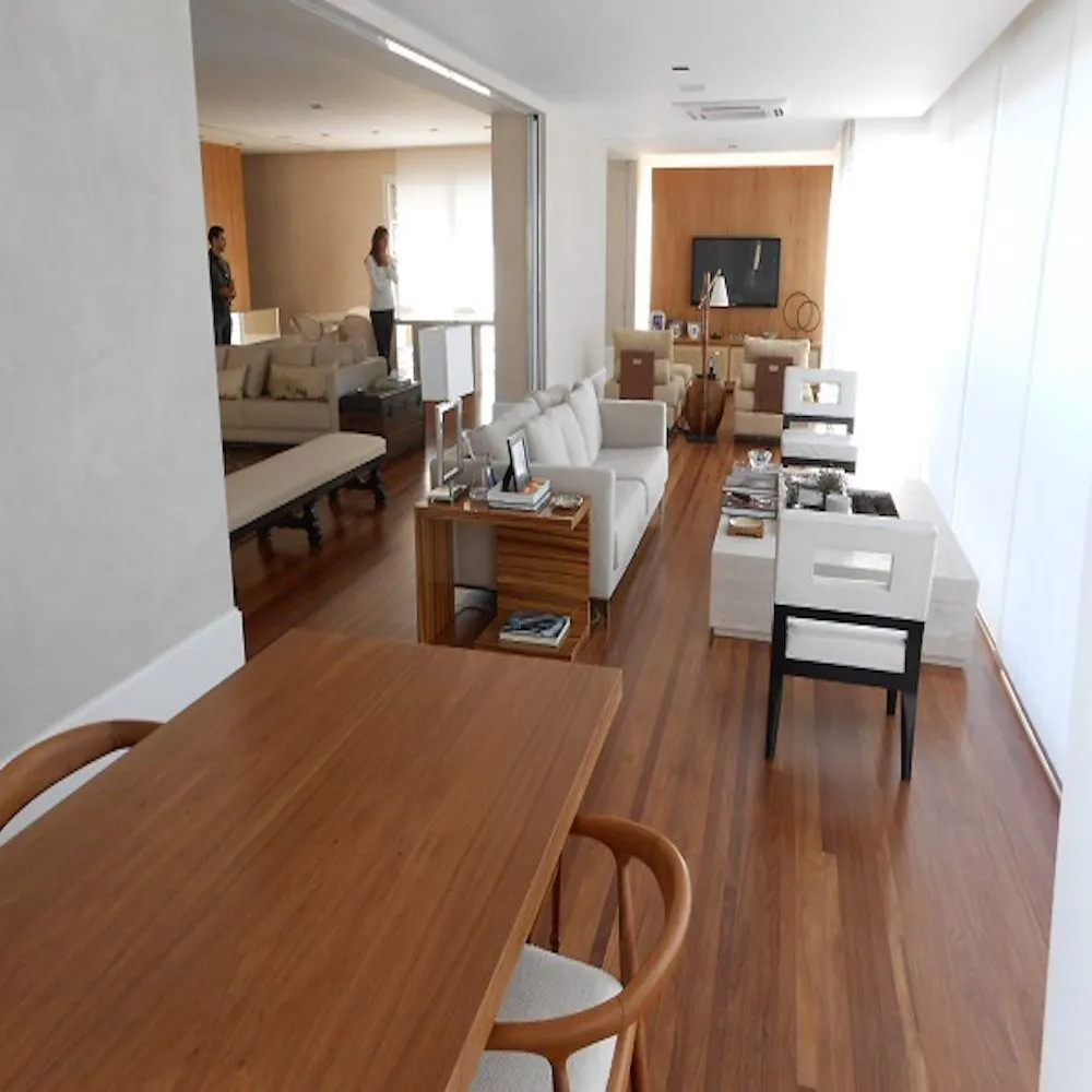 3889796000017209745-1