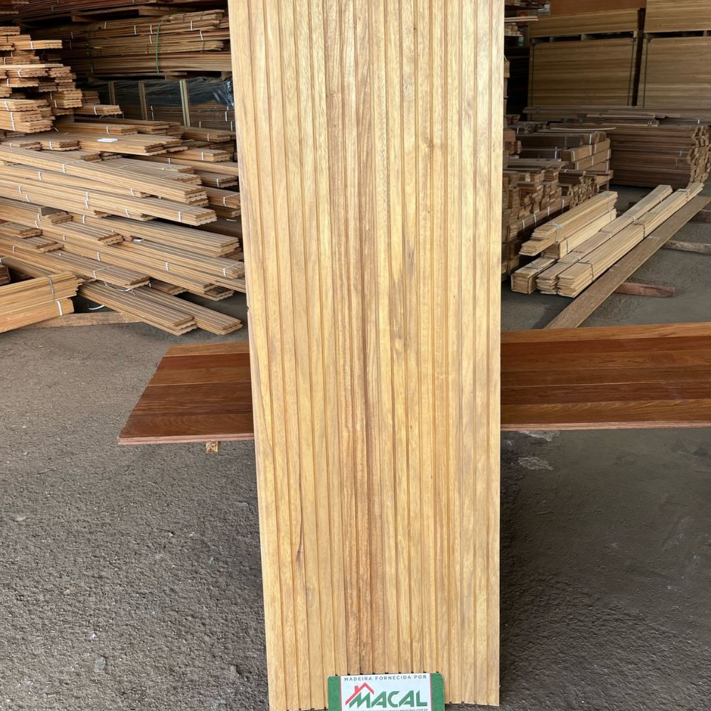 Painel Ripado Sucupira Amarela 10cm 09