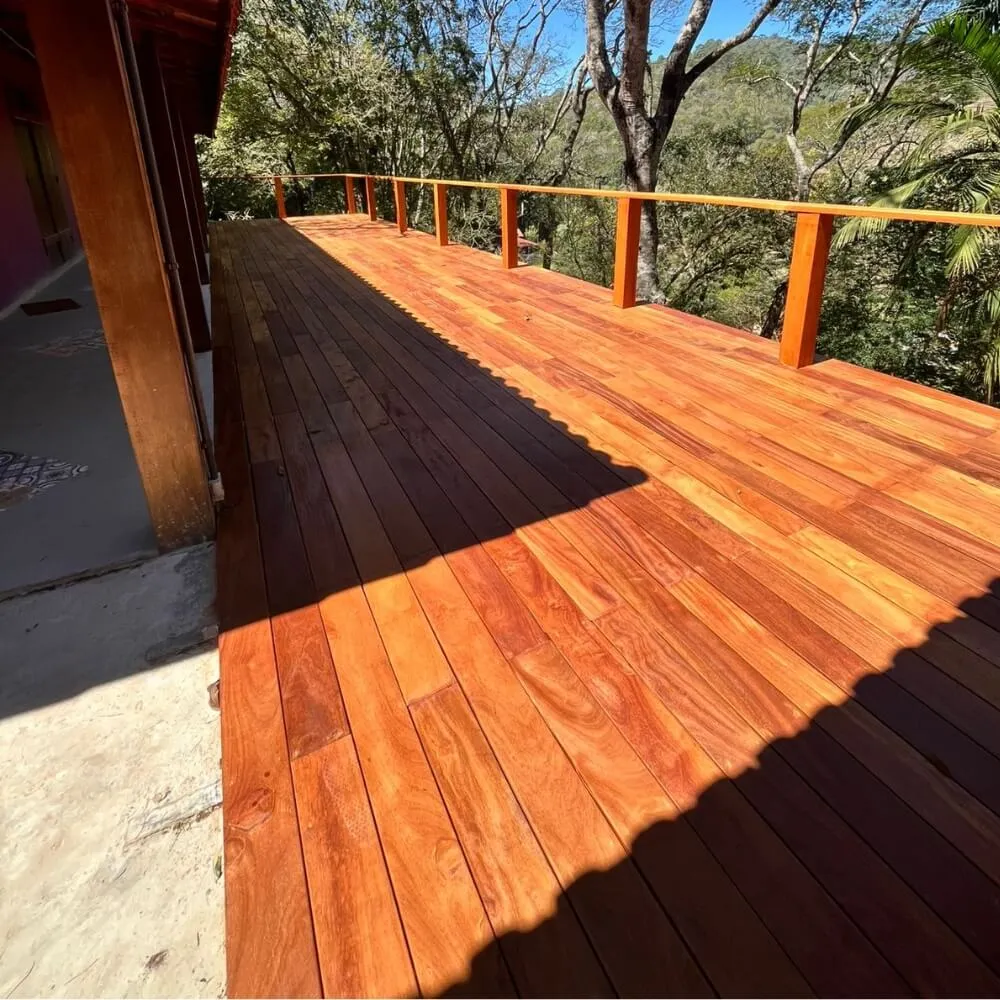 Deck Cumaru Extra 14cm - Peças de 1,24m Deck Cumaru Extra 14cm - Peças de 1,24m utilizado na varanda, também pode ser usado em piscina, ofurô, SPA, e muito mais