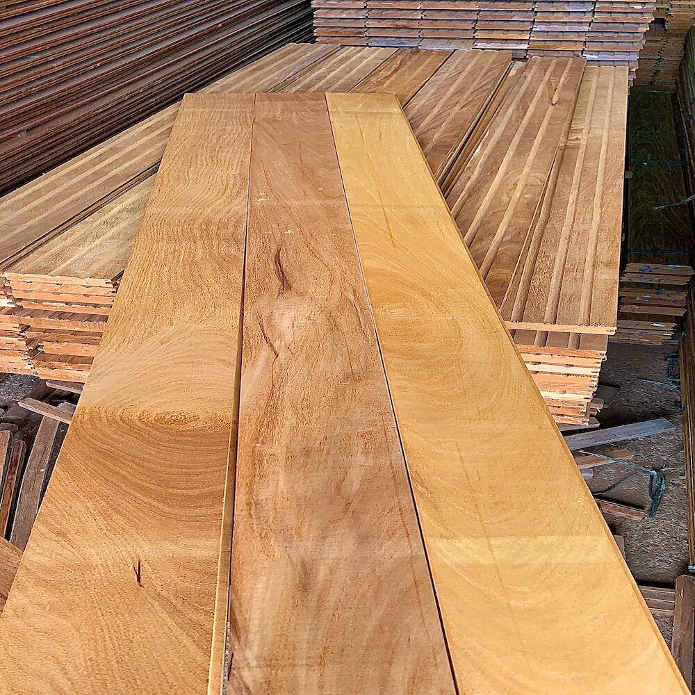 3889796000079915192-1