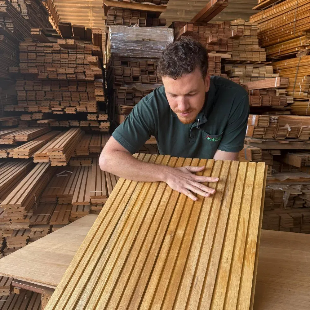 10 Ripado de Madeira Tachi Extra 10cm - Peças variam de 1m a 1,9m