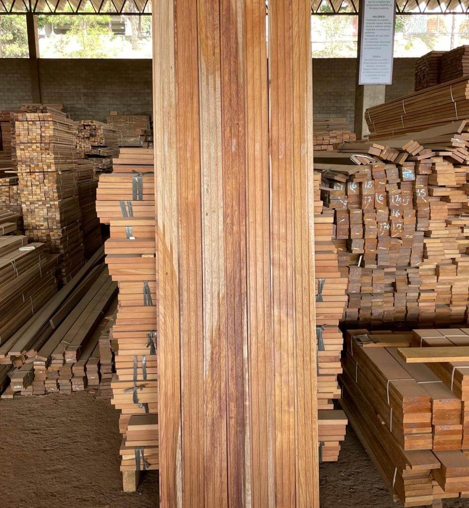 3889796000070630329-2