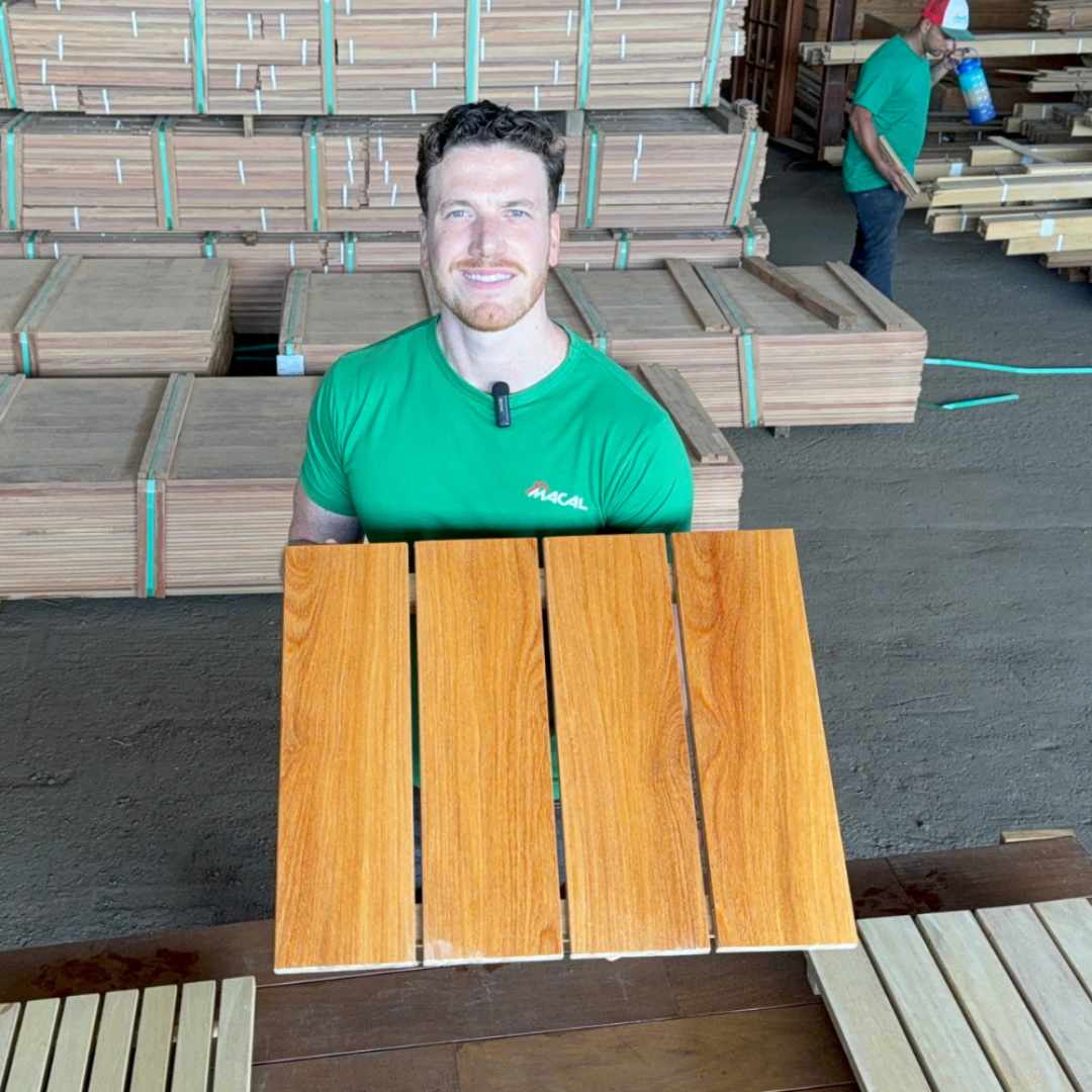 Canva 4 - Deck Cumaru Extra 14cm - Padrão 1080 x 1080 Deck Cumaru Extra 14cm