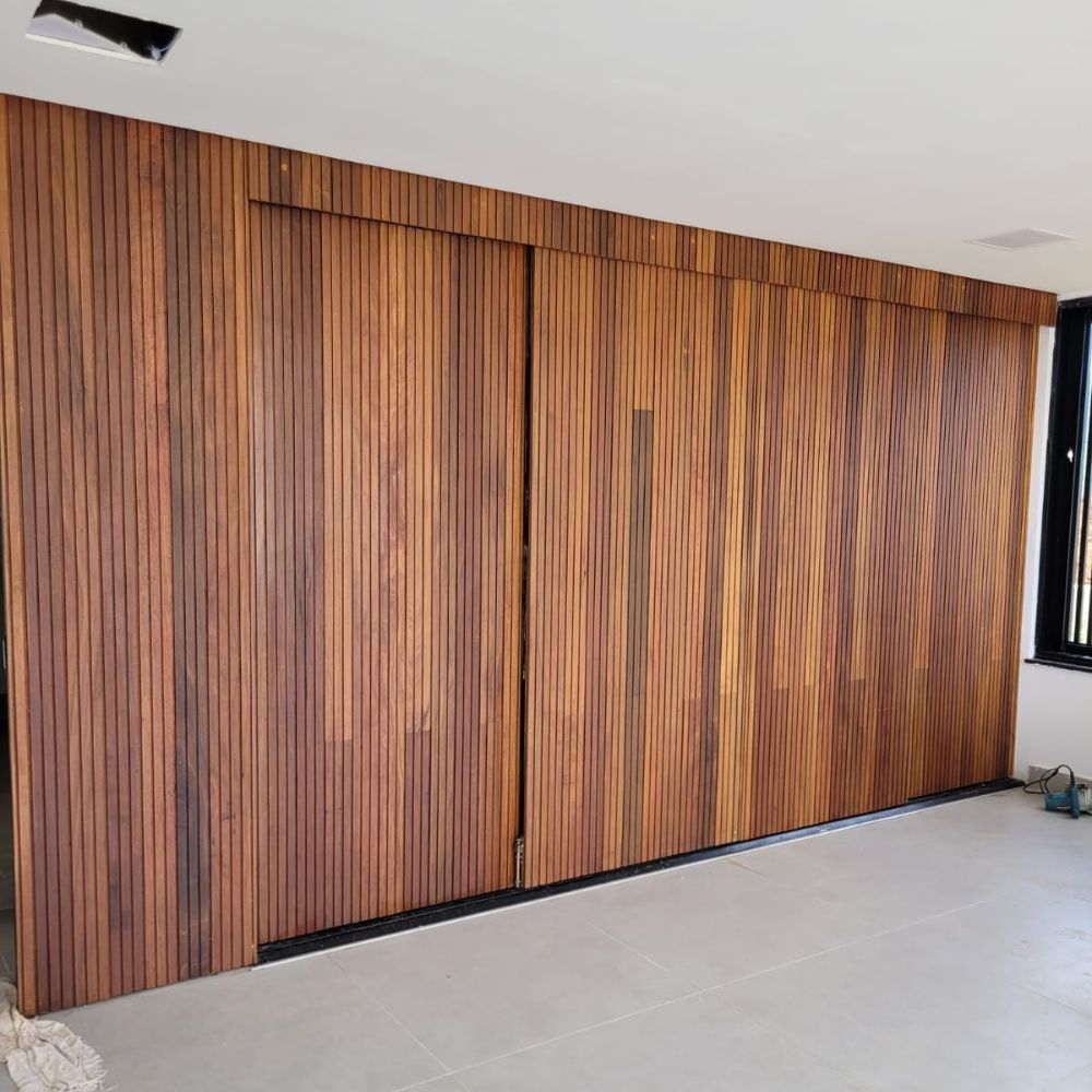 Ripado Madeira Cumaru Extra 9cm 03 Ripado de Madeira Cumaru Extra 9cm - Peças de 1,84m