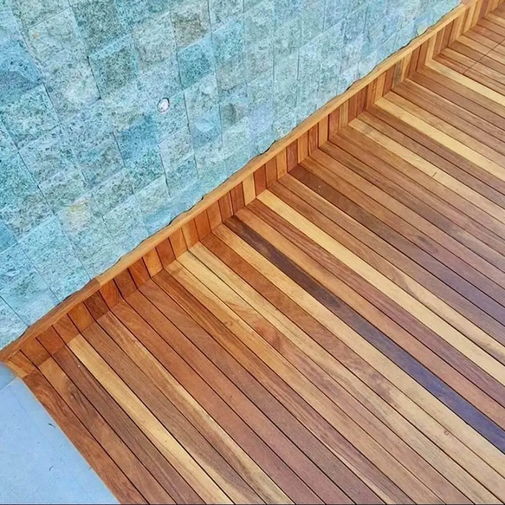 Deck Cumaru Segunda Qualidade 7cm Deck Cumaru Segunda Qualidade 7cm - Instalado em Belo Horizonte