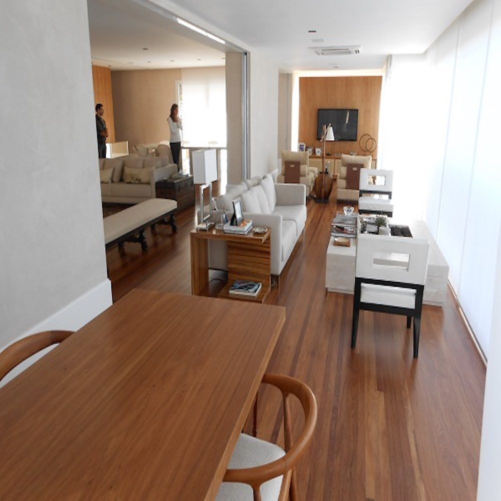 3889796000017209745-1