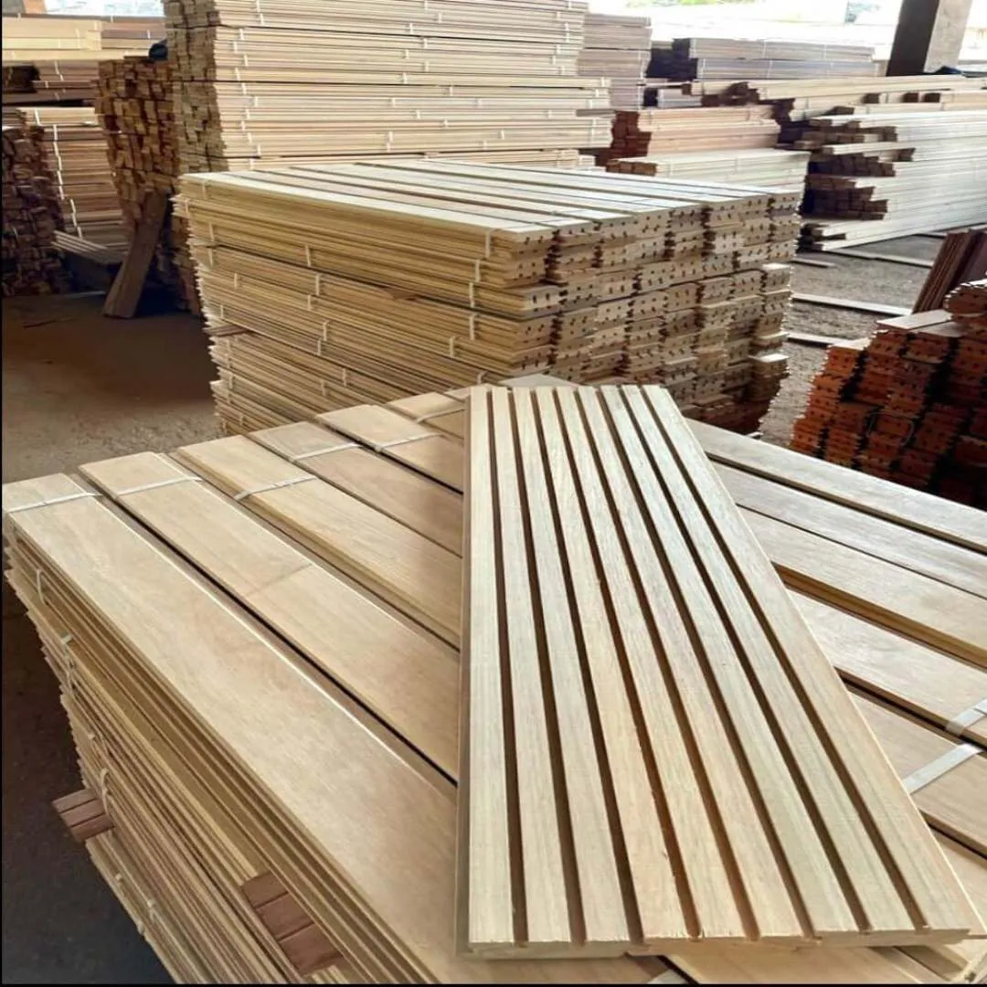 Canva 6 - ESTOQUE - Ripado de Tauari - Padrão 1080 x 1080 Ripado de Madeira Tauari Extra