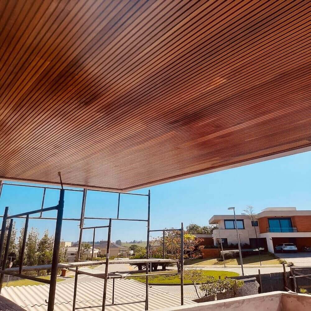 3889796000070630533-1